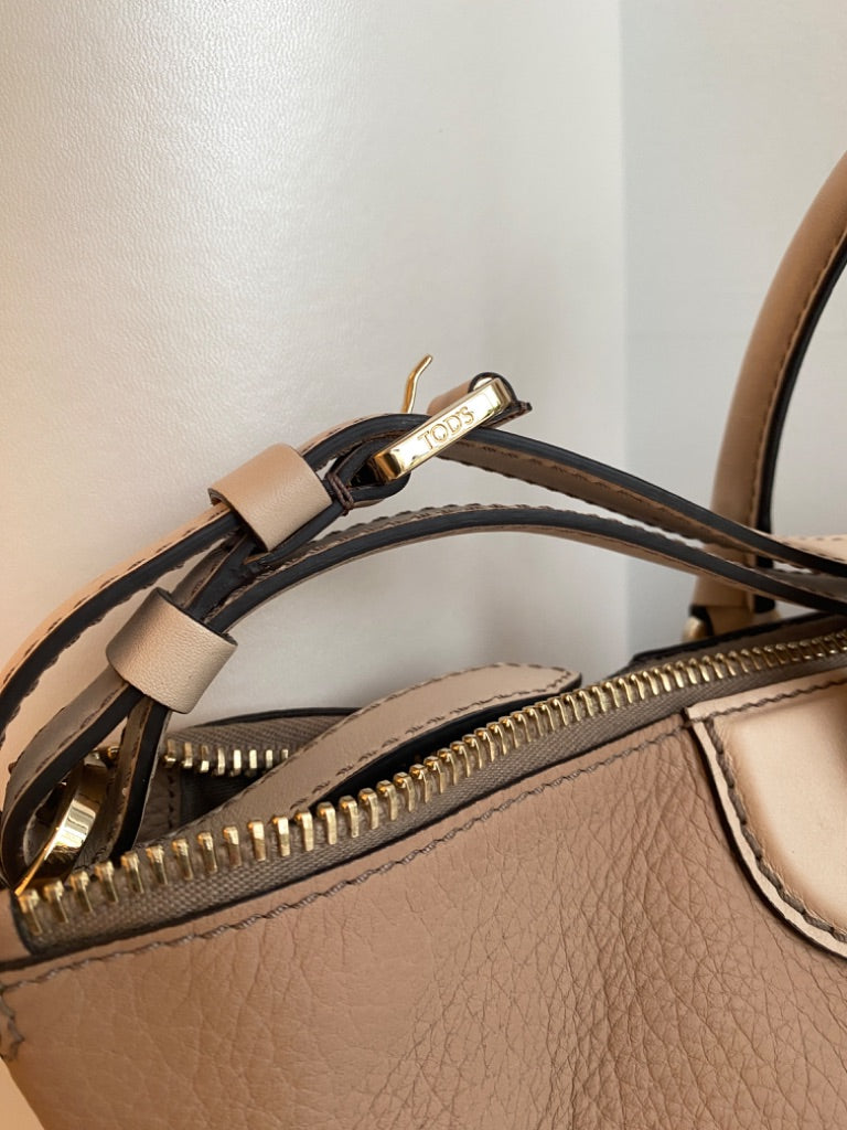 Tod’s Two Tone Tan Purse