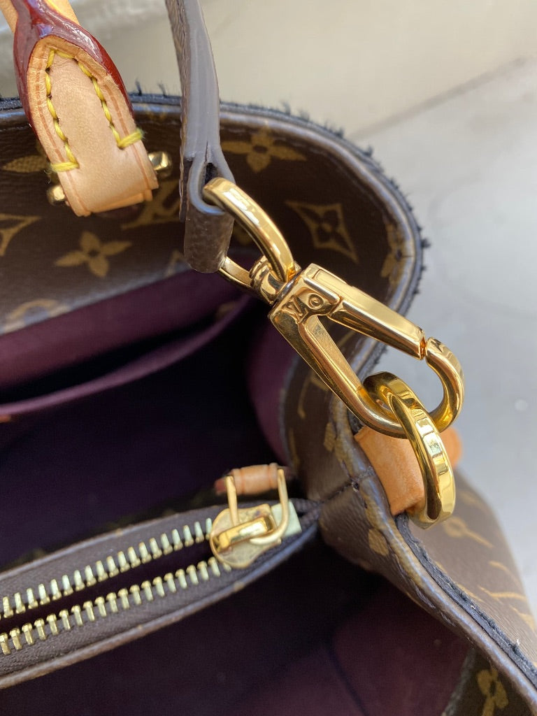 Louis Vuitton Montaigne monogram Purse