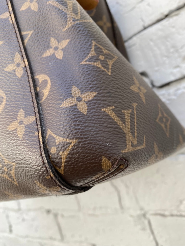 Louis Vuitton Montaigne monogram Purse