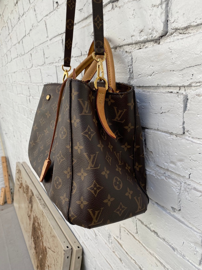Louis Vuitton Montaigne monogram Purse