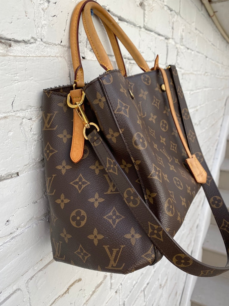 Louis Vuitton Montaigne monogram Purse