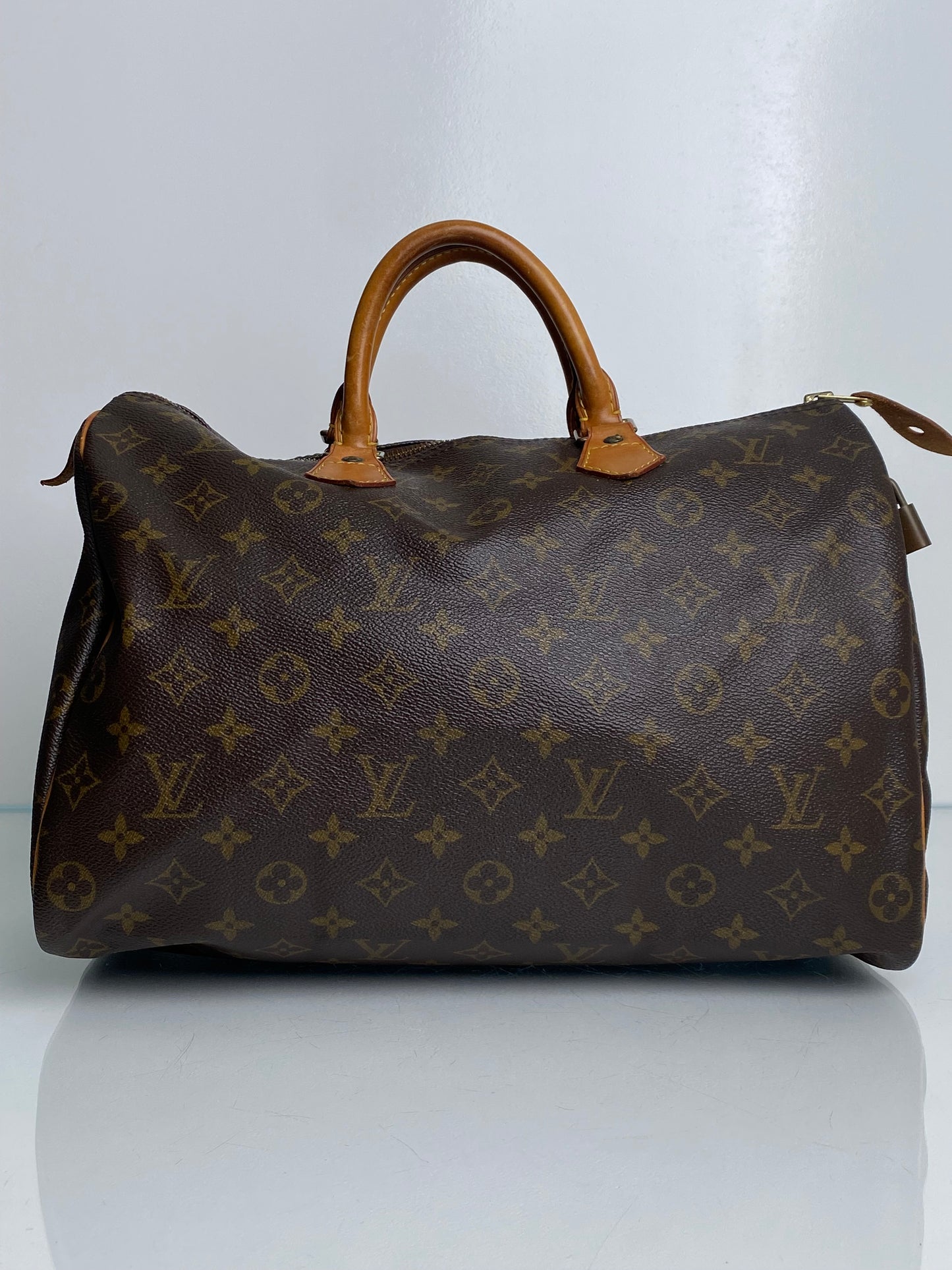 Louis Vuitton Monogram Canvas Speedy 35