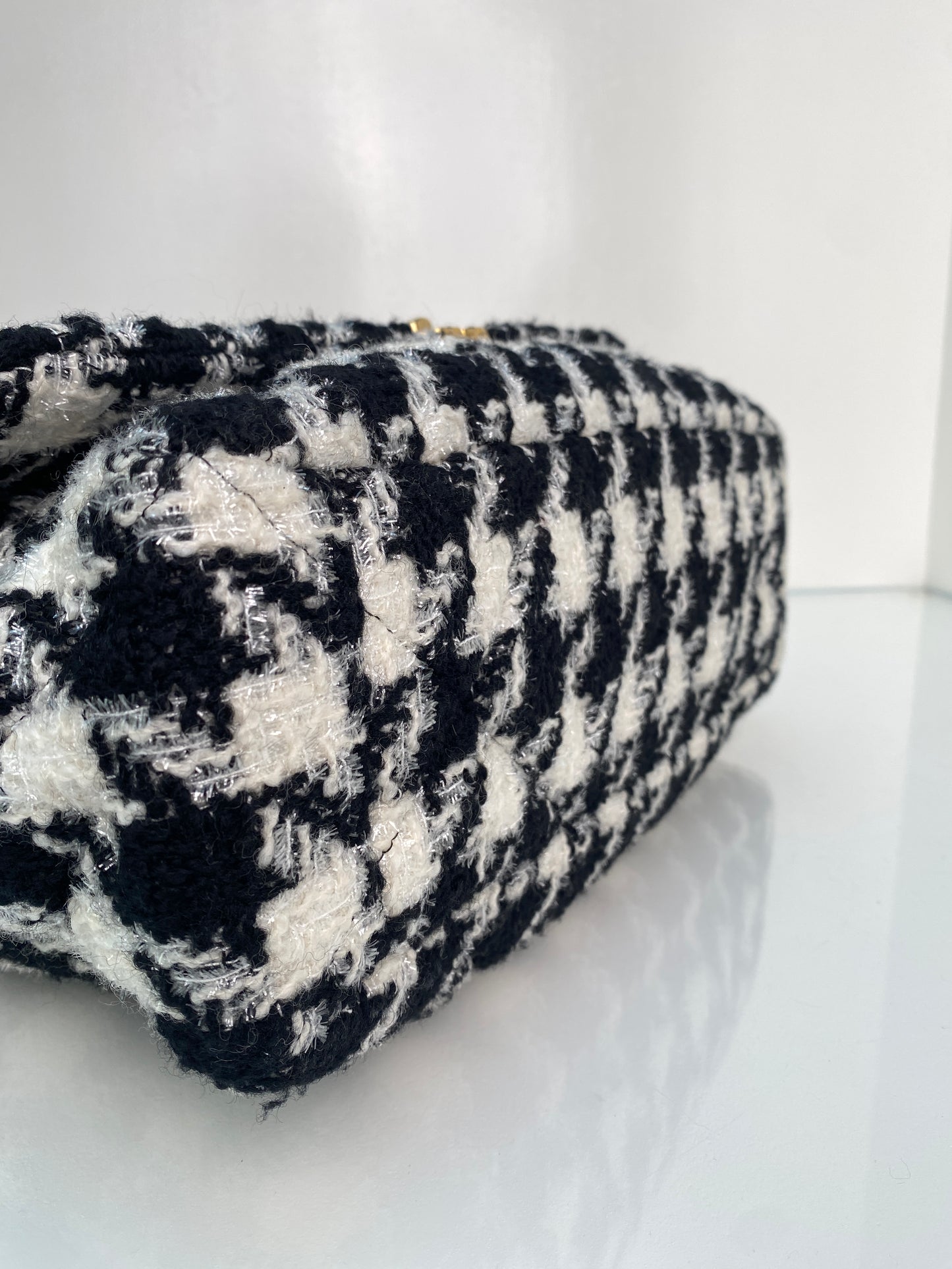 Chanel 19 Black & White Tweed Houndstooth Bag TTHW