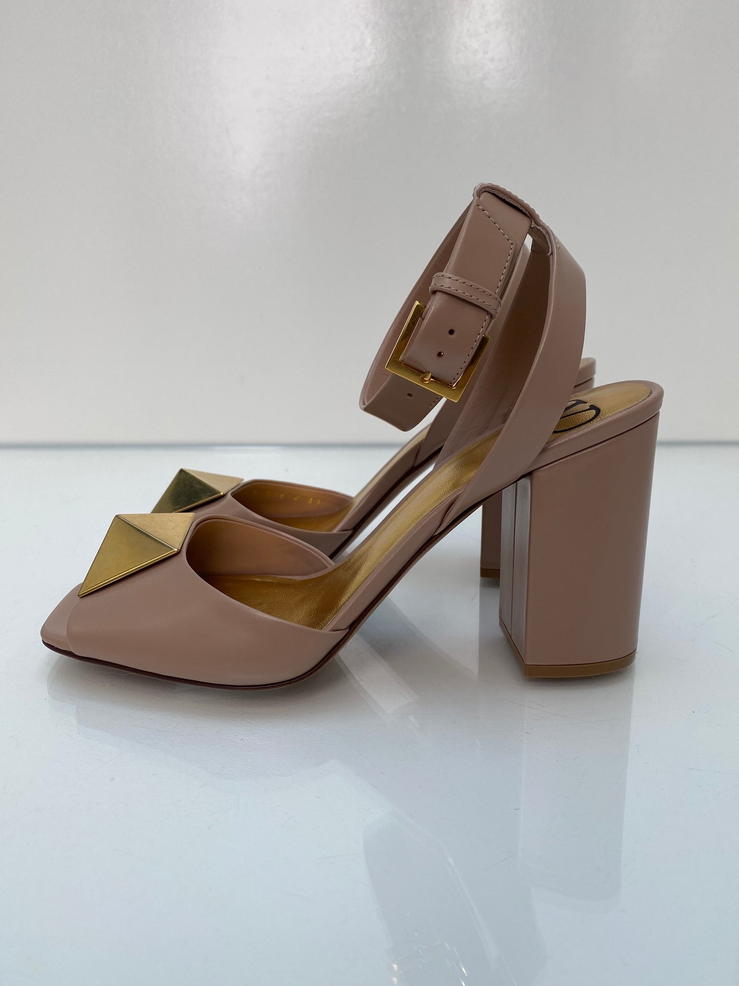 Valentino Light Pink One Stud Peep Toe Heels, 37