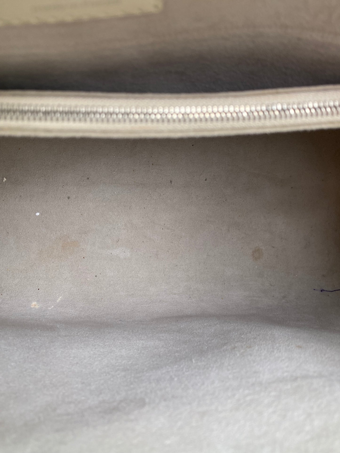 Louis Vuitton Pont Neuf White Epi GM SHW