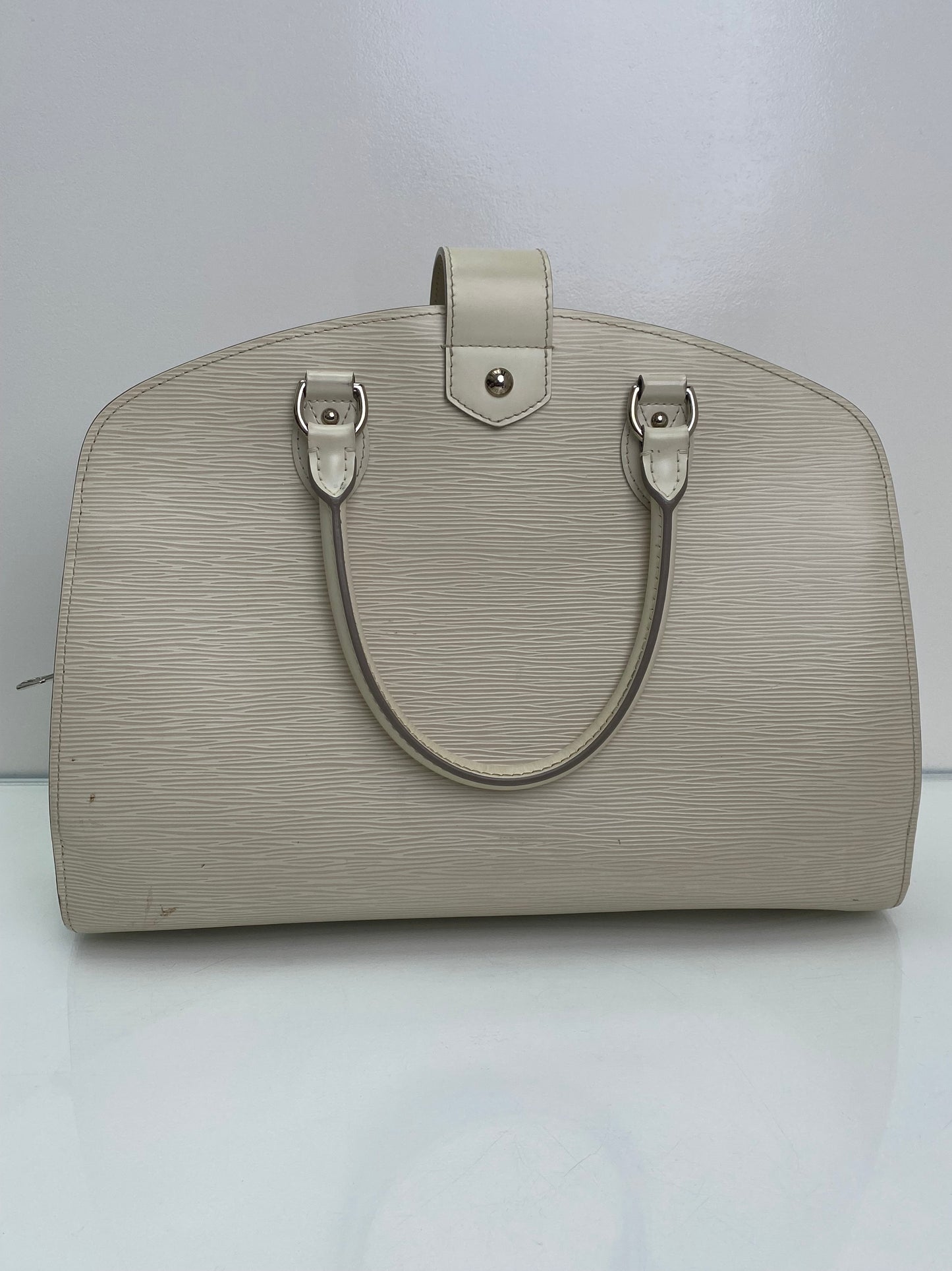 Louis Vuitton Pont Neuf White Epi GM SHW