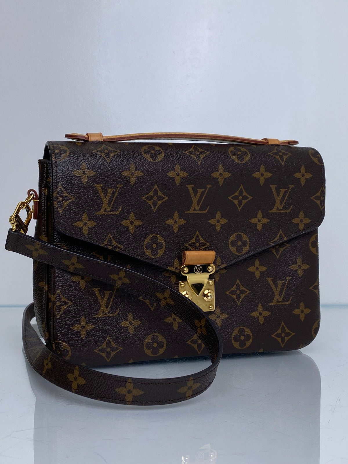 Louis Vuitton Monogram Pochette Metis Bag GHW