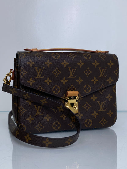 Louis Vuitton Monogram Pochette Metis Bag GHW