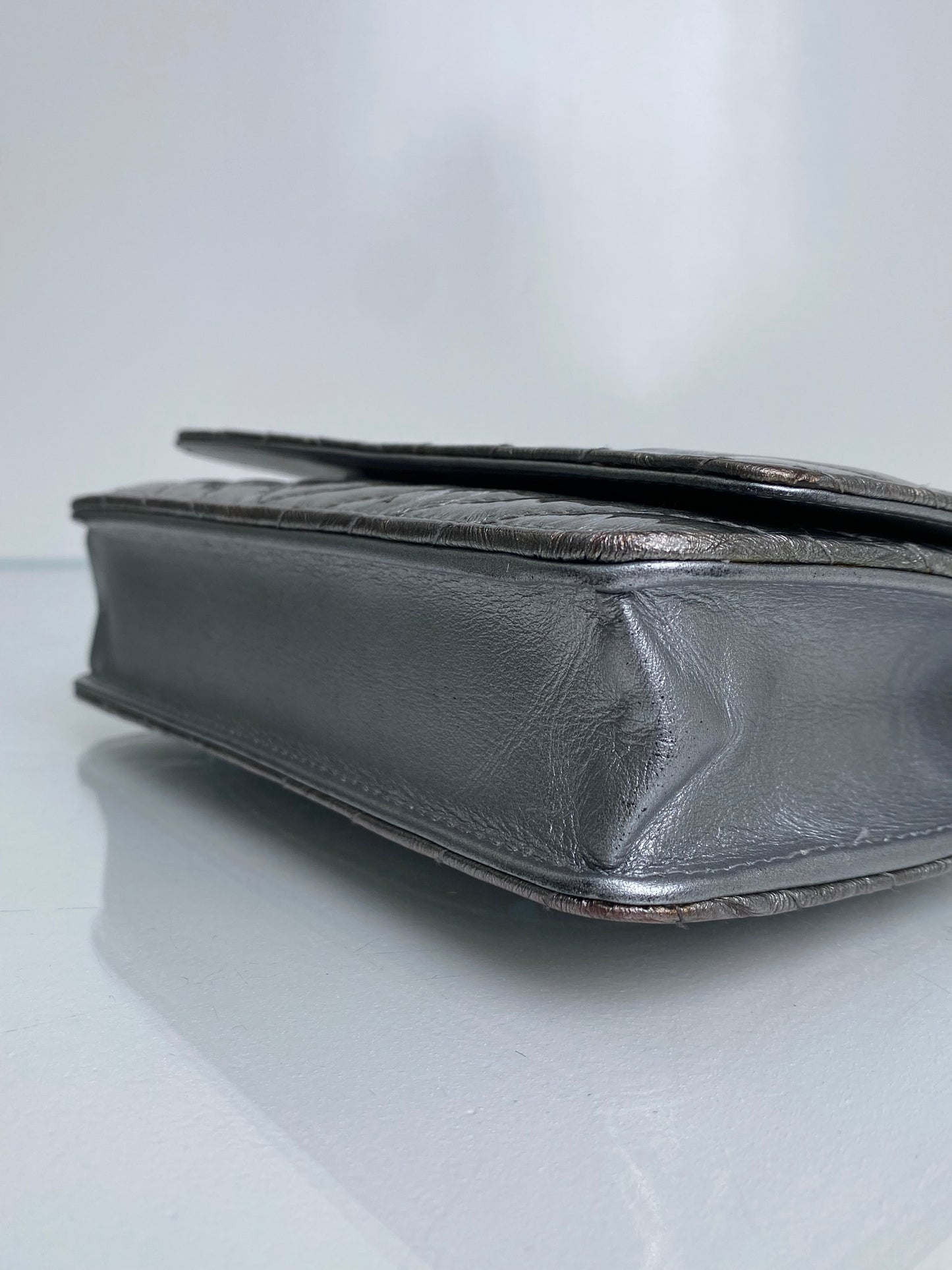 Chanel Silver Crumpled Calfskin Chevron Wallet On Chain Bag SHW #25