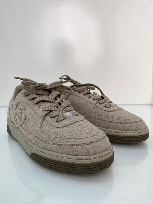 Chanel Brown / Grey Wool Interlocking CC Sneakers, 39