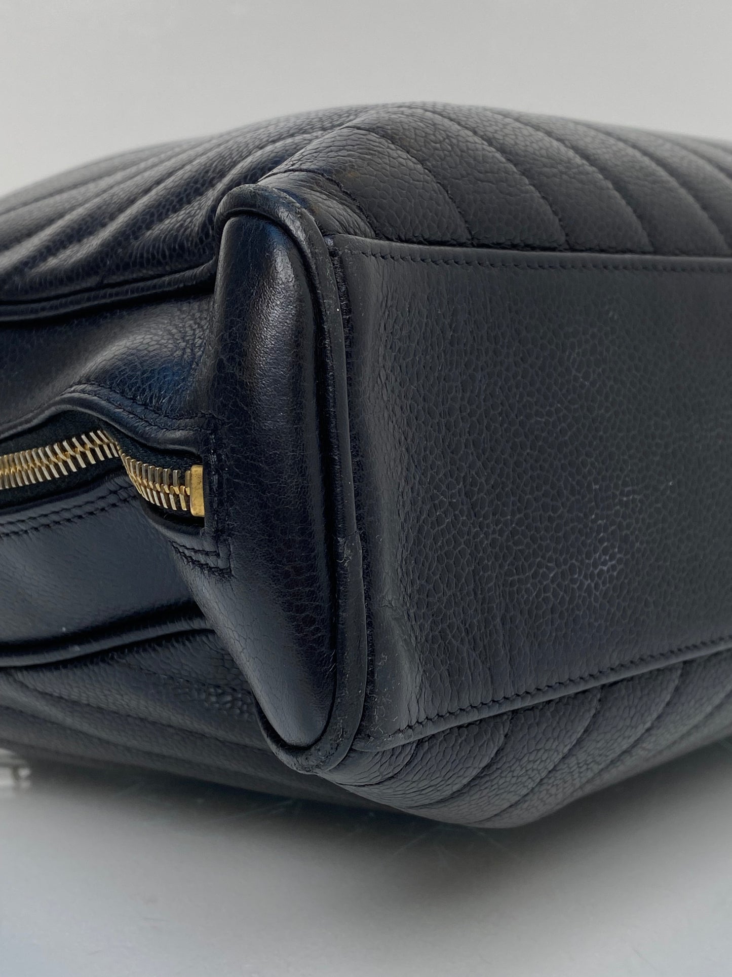 Chanel Vintage V-Stitch Hand Bag