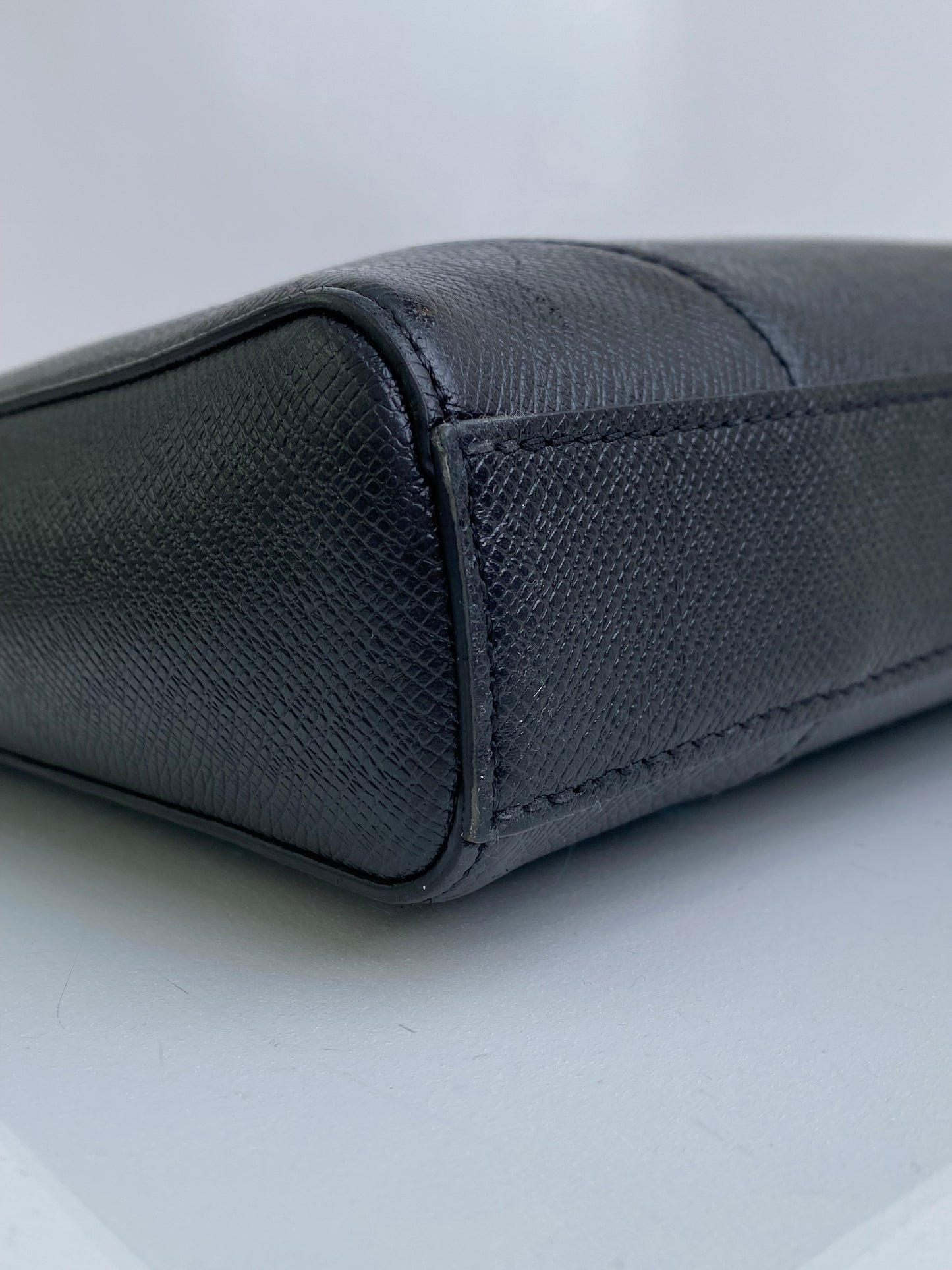 Louis Vuitton Black Taiga Slim Briefcase SHW