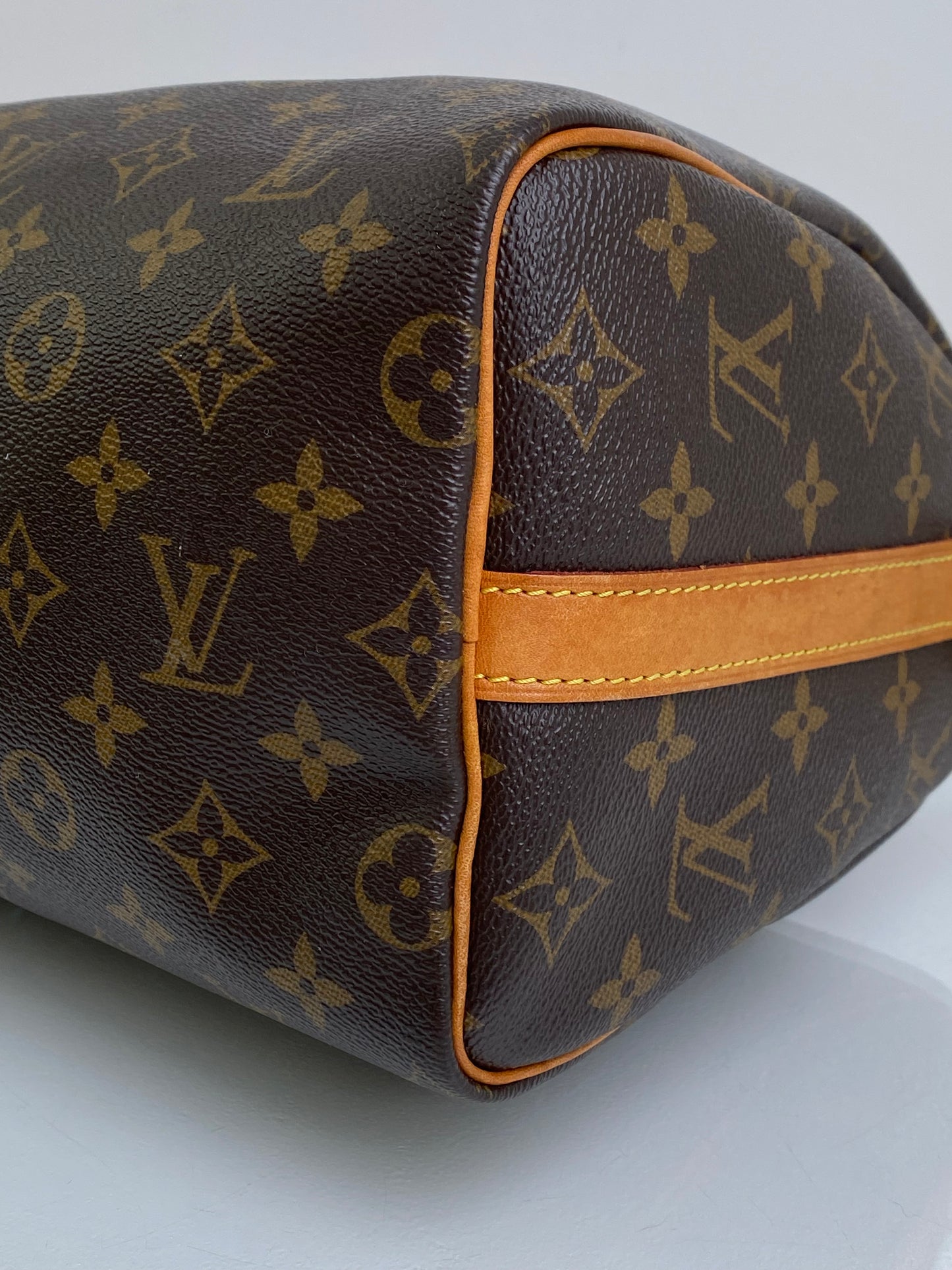 Louis Vuitton Monogram Speedy Bandouliere 25 Bag GHW