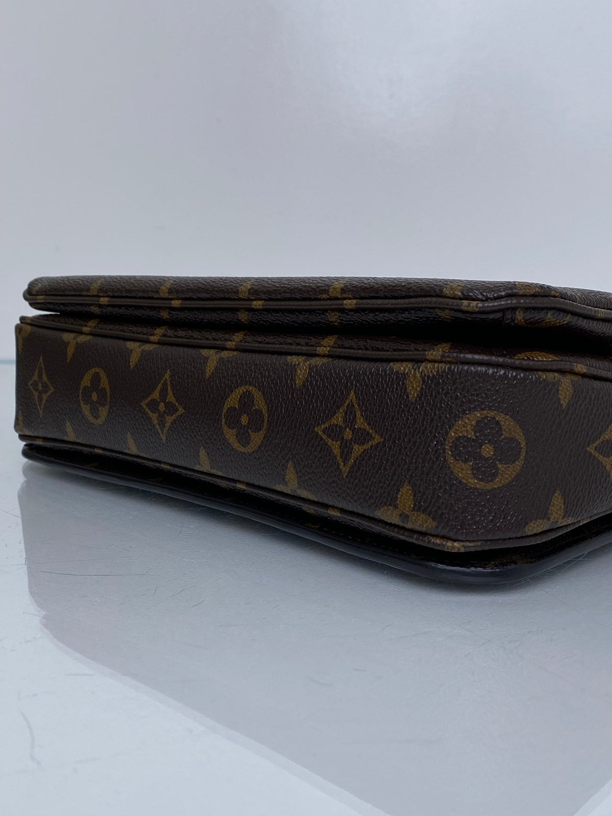 Louis Vuitton Monogram Pochette Metis Bag GHW