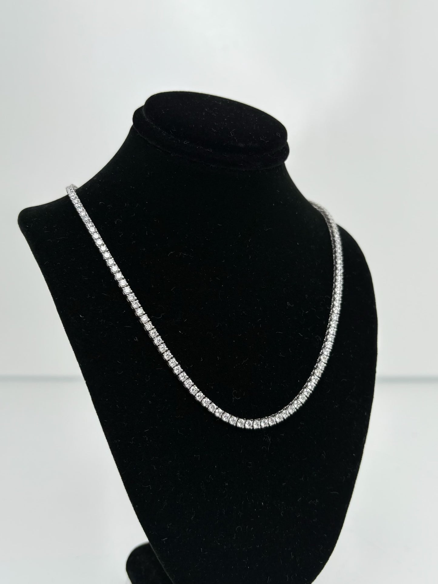 14KW (9.37 ctw) Diamond Tennis Necklace