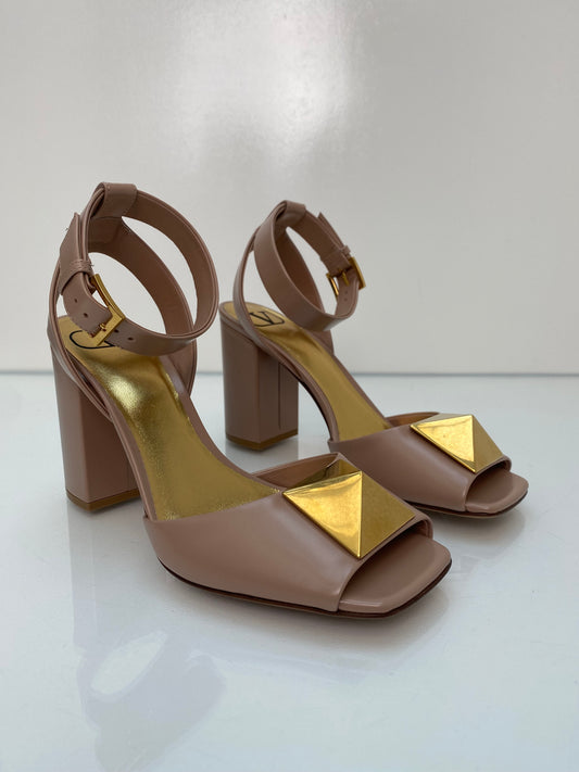 Valentino Light Pink One Stud Peep Toe Heels, 37