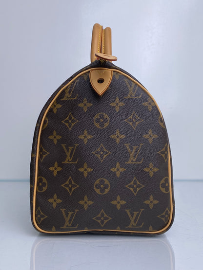 Louis Vuitton Monogram Canvas Speedy 30