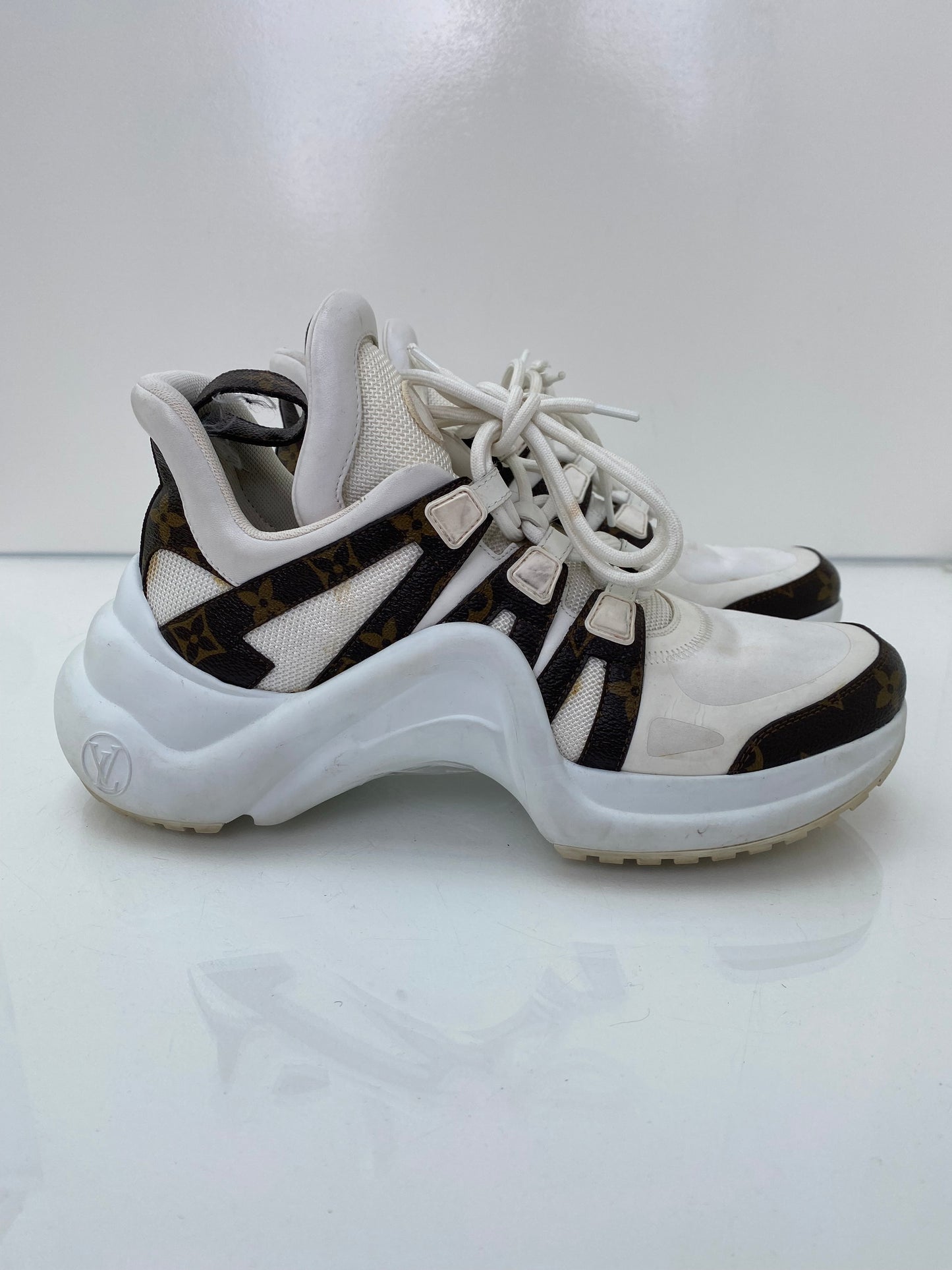 Louis Vuitton White & Monogram Archlight Sneakers, 39.5