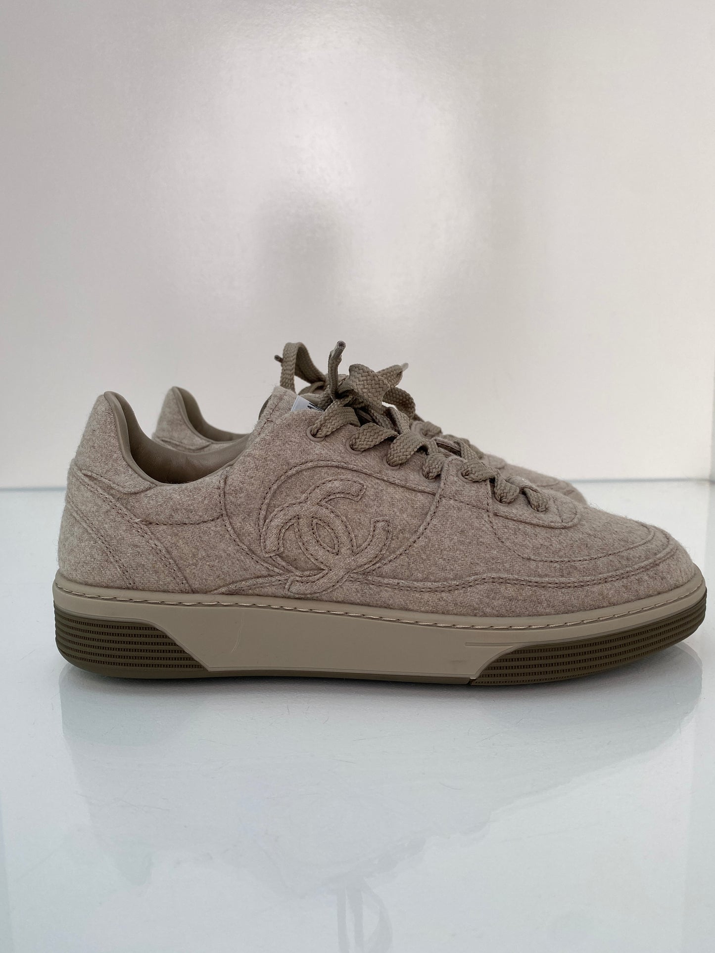 Chanel Brown / Grey Wool Interlocking CC Sneakers, 39