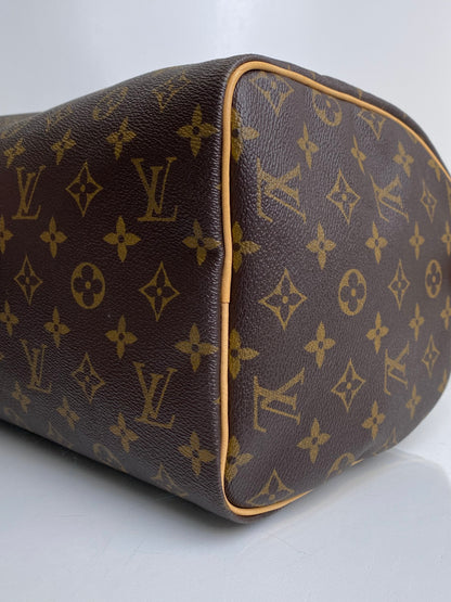 Louis Vuitton Monogram Canvas Speedy 30