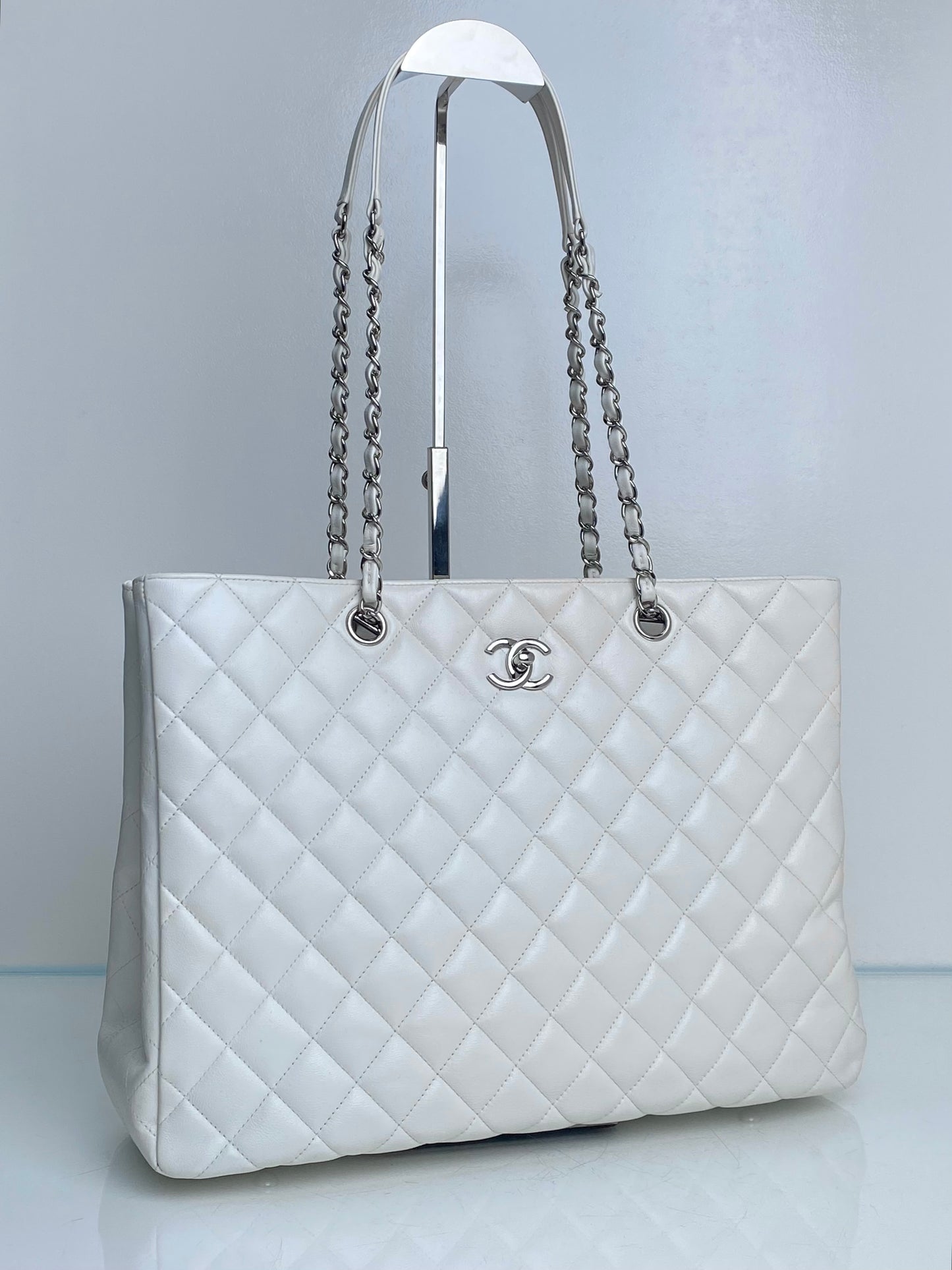 Chanel White Lambskin Quilted Tote Bag SHW