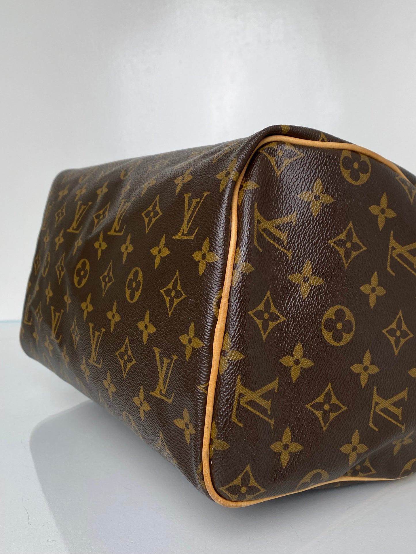 Louis Vuitton Canvas Monogram Speedy 30 Bag GHW