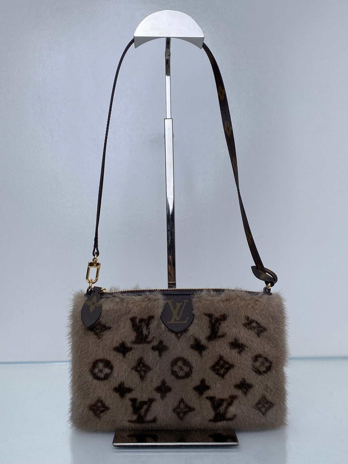 Louis Vuitton Brown Monogram Mink Neo Pochette Milla Bag GHW