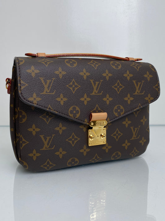 Louis Vuitton Monogram Pochette Metis Bag GHW