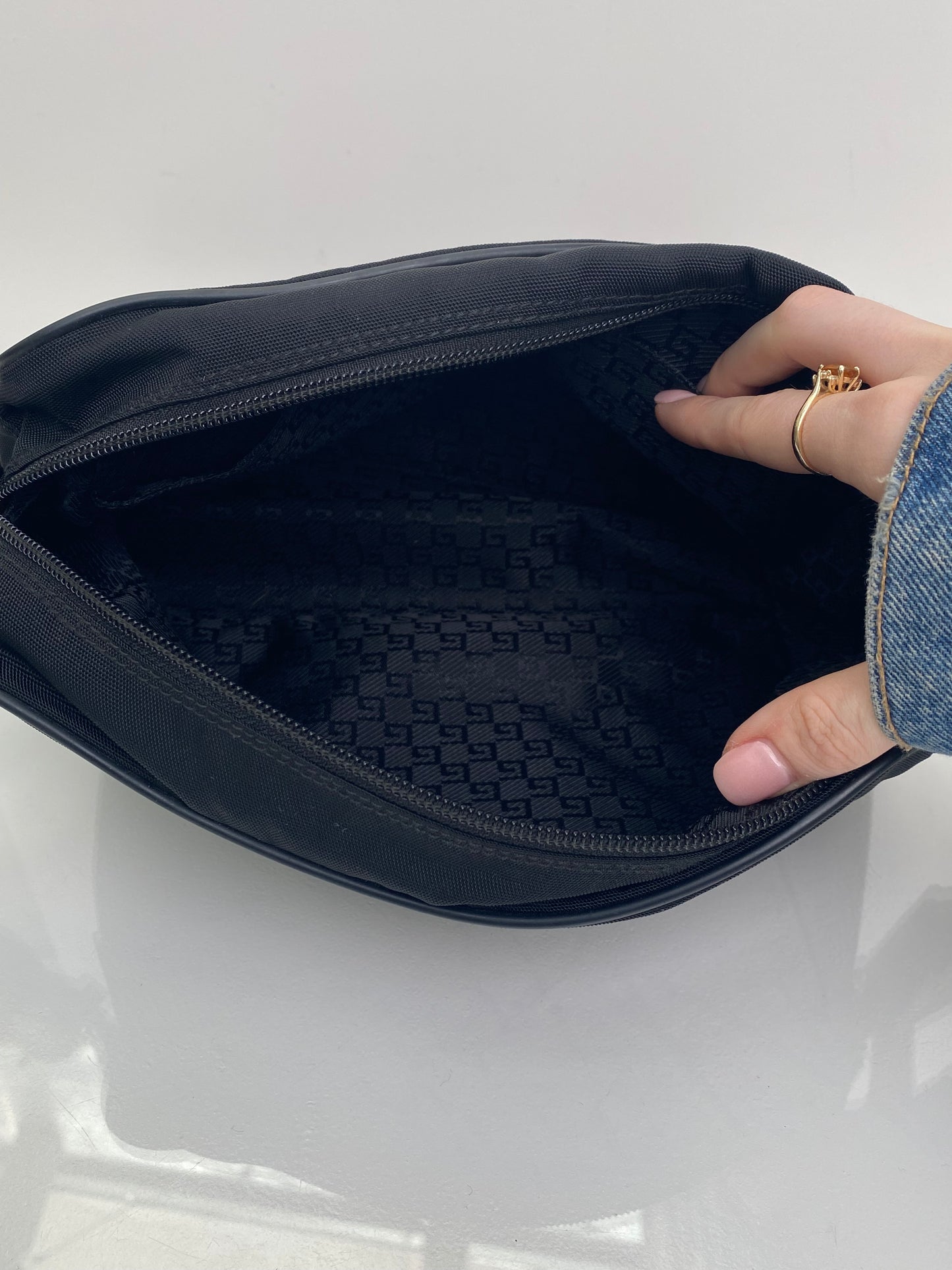 Gucci Black Canvas Messenger Bag Crossbody SHW