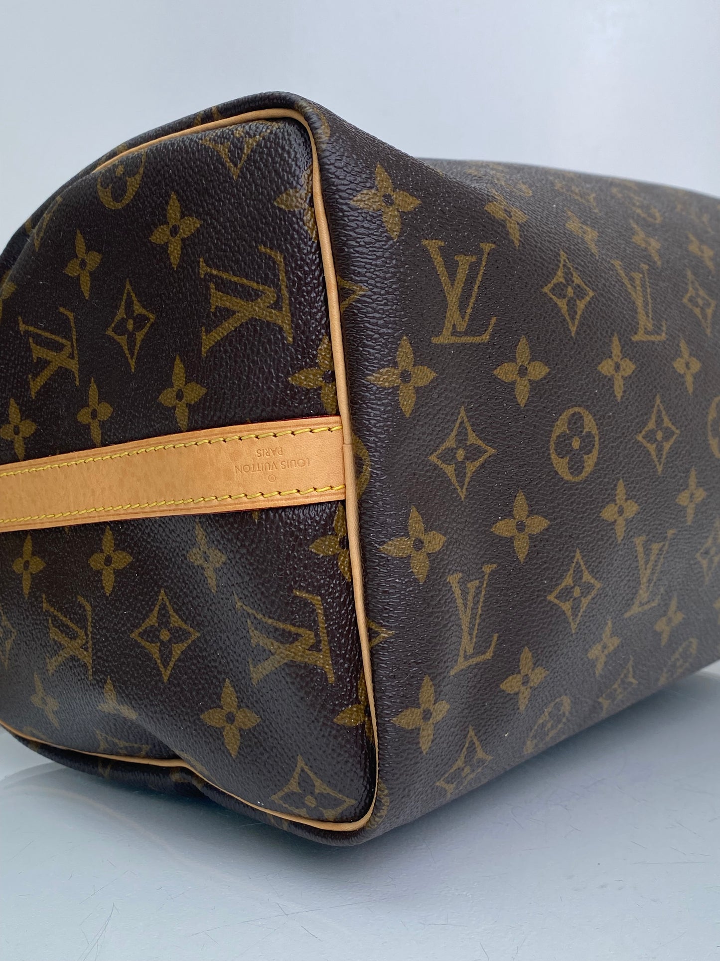 Louis Vuitton Monogram Speedy Bandoulière 30 Bag GHW