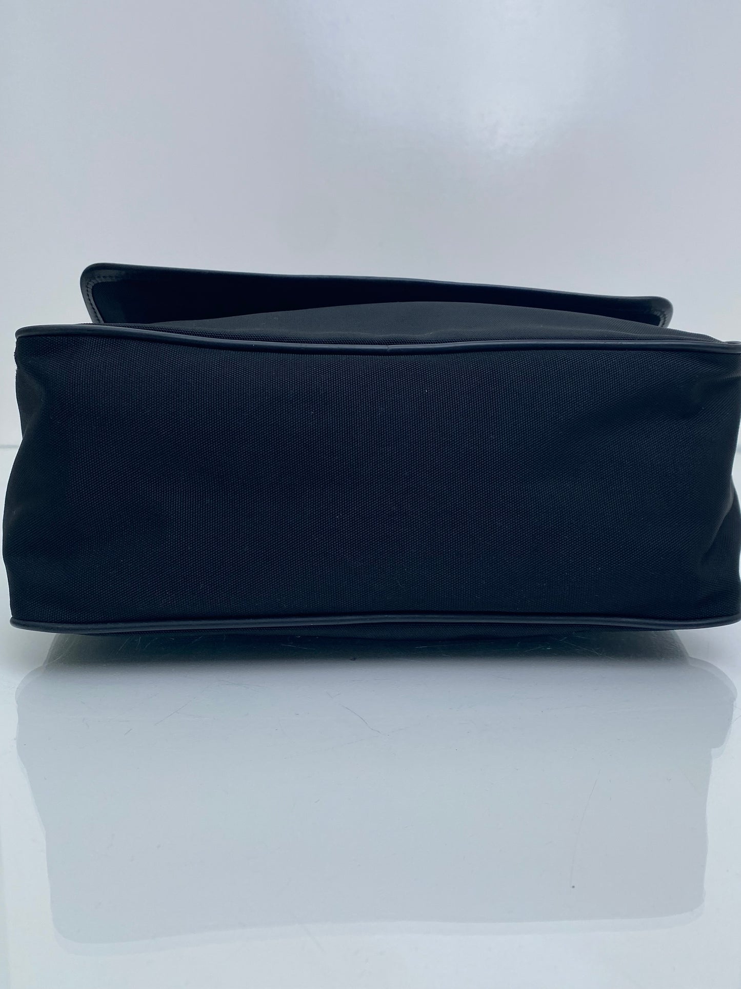Gucci Black Canvas Messenger Bag Crossbody SHW