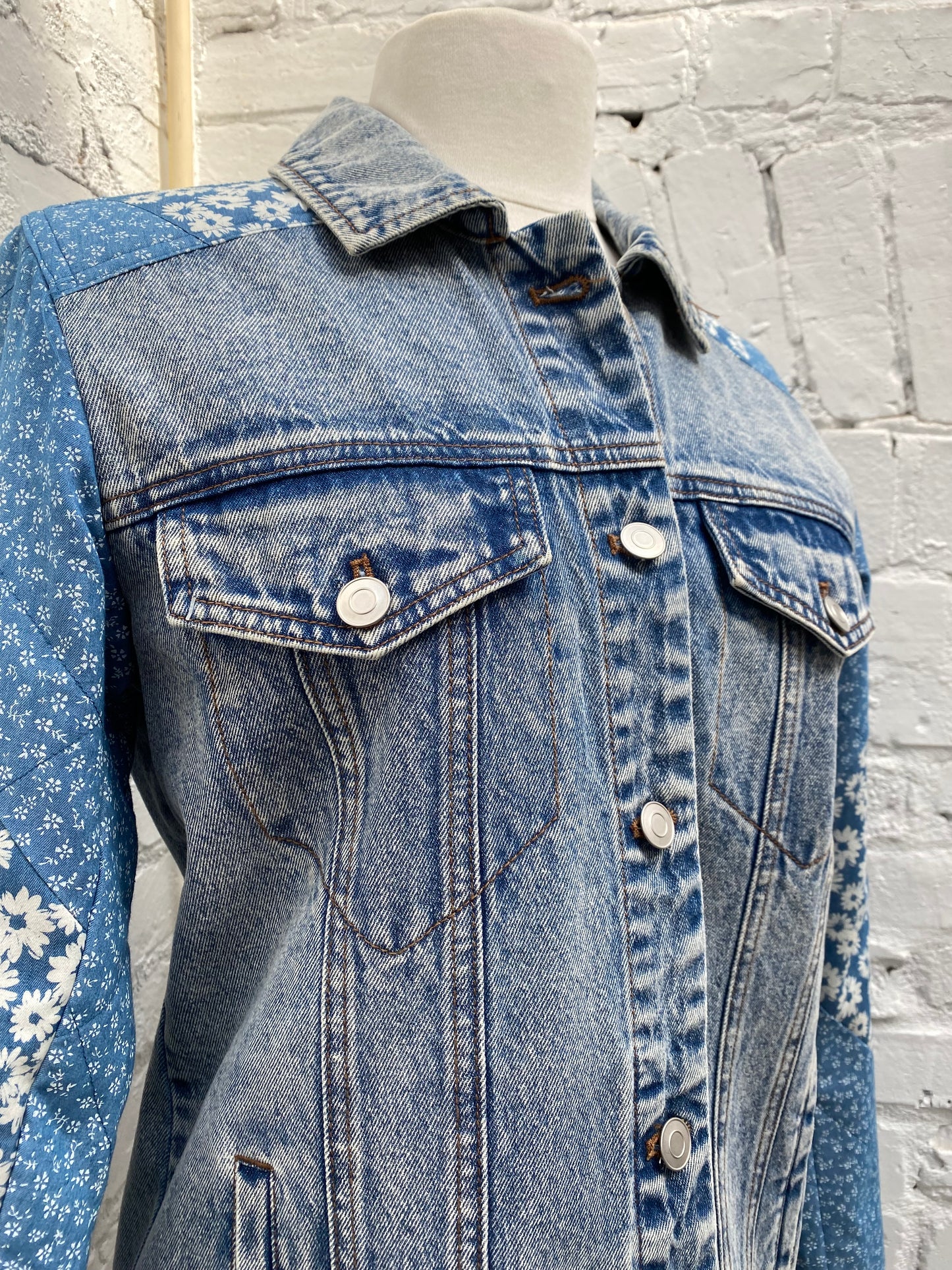 Avec Les Filles Denim Floral Jacket, XS