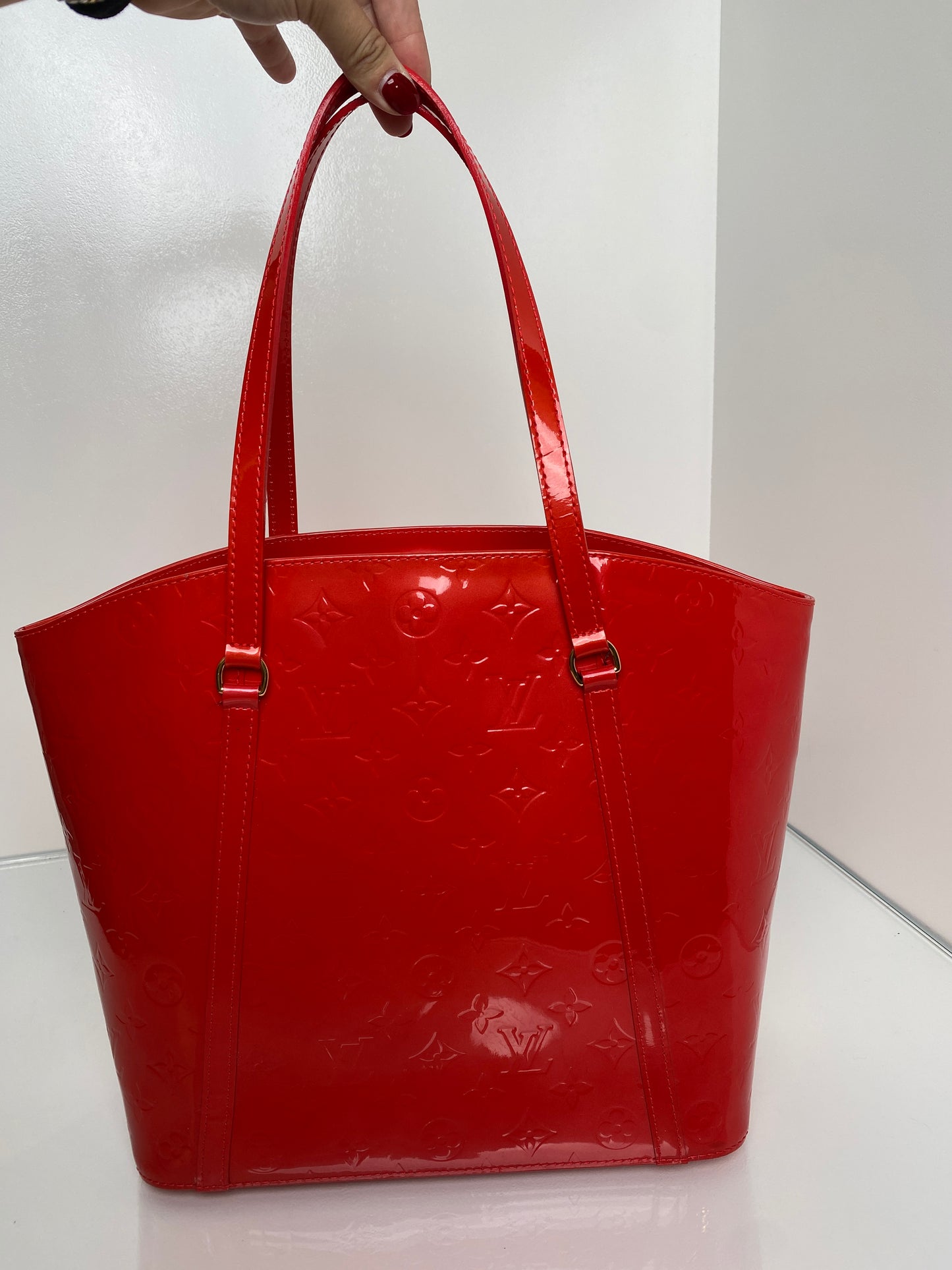 Louis Vuitton Red Vernis Avalon GM