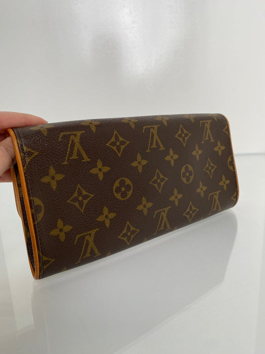 Louis Vuitton Monogram Clutch