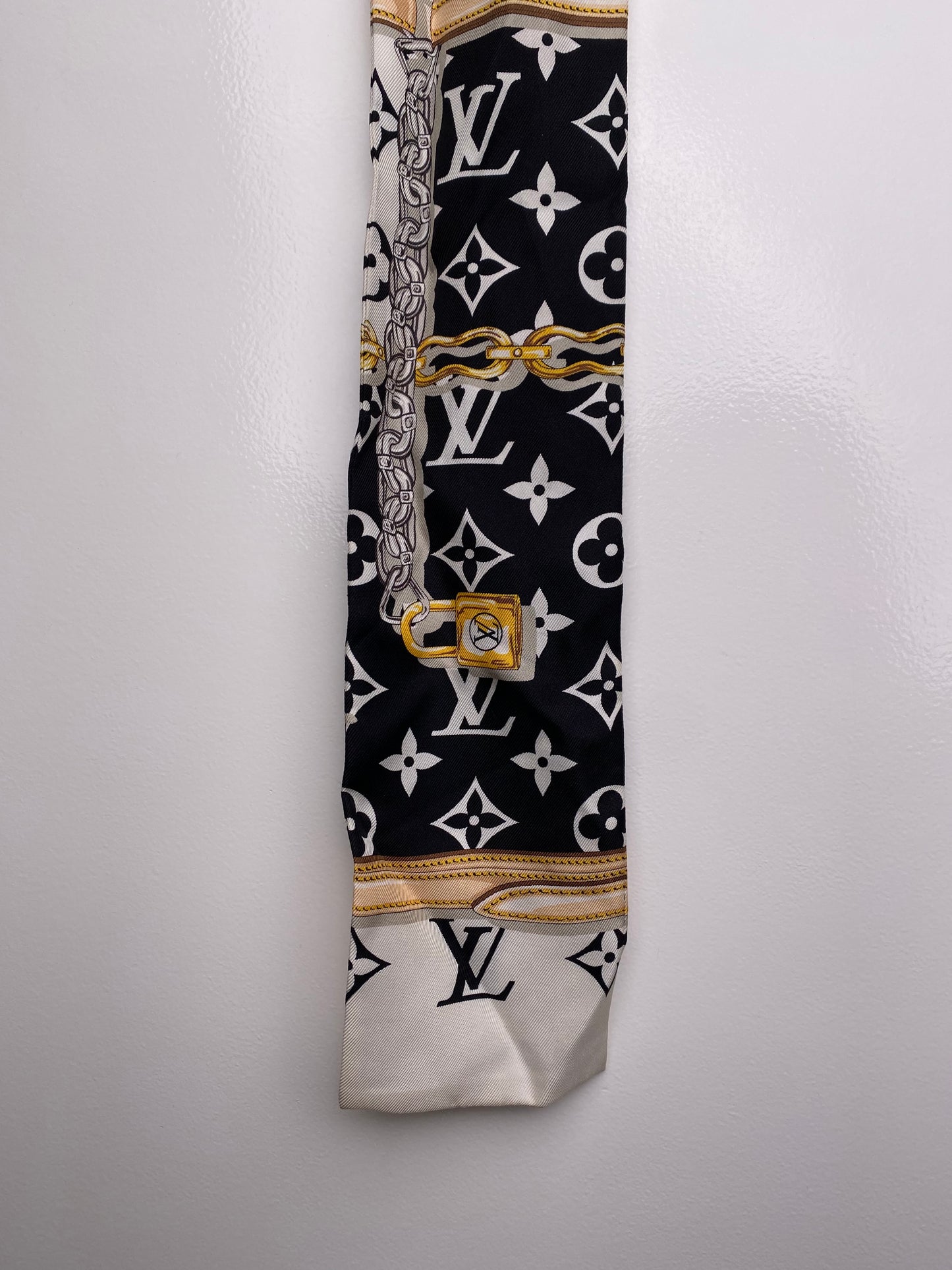 Louis Vuitton Black & White Silk Twilly