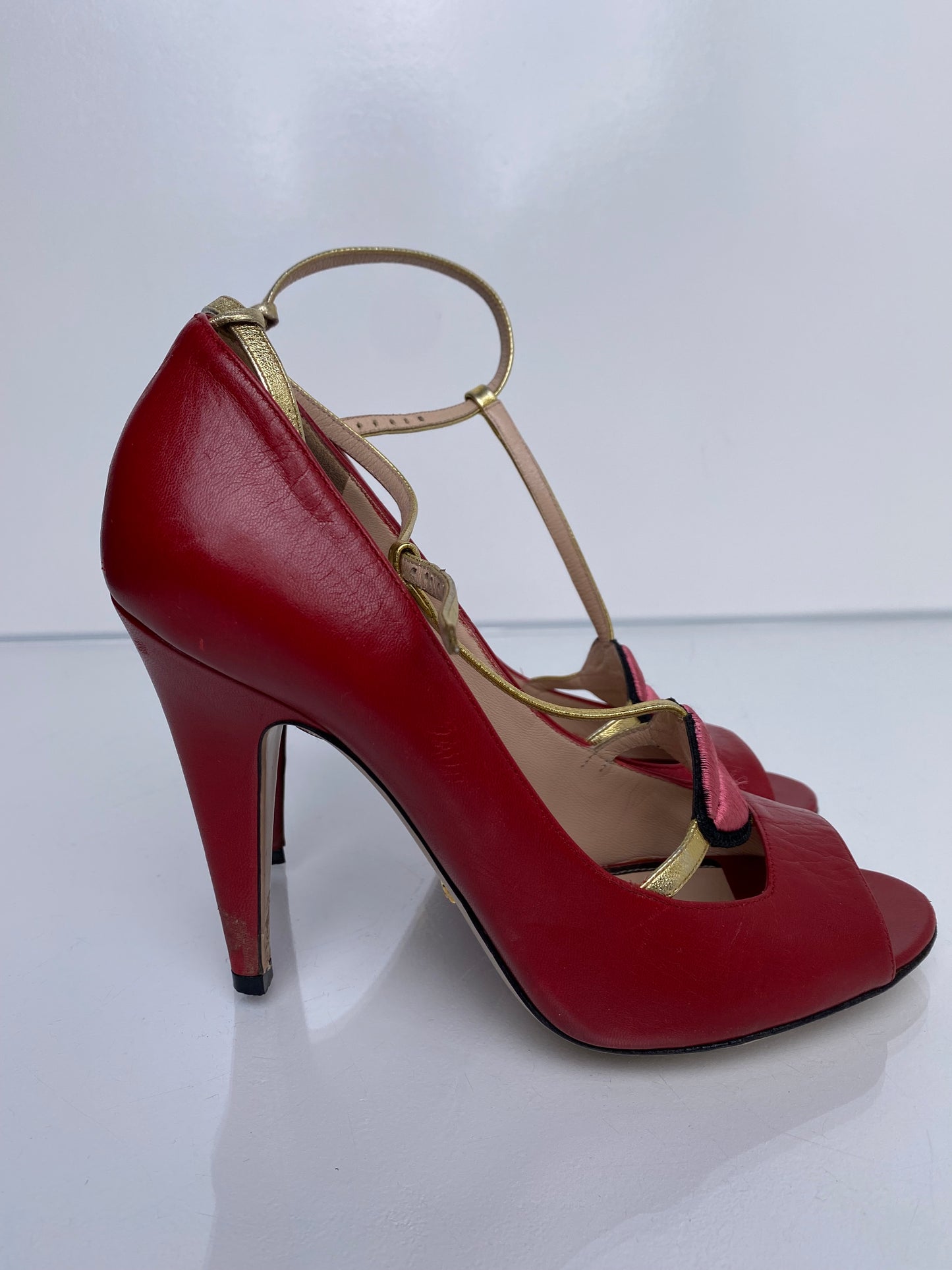 Gucci Red T-Strap Lips Heels, 38.5