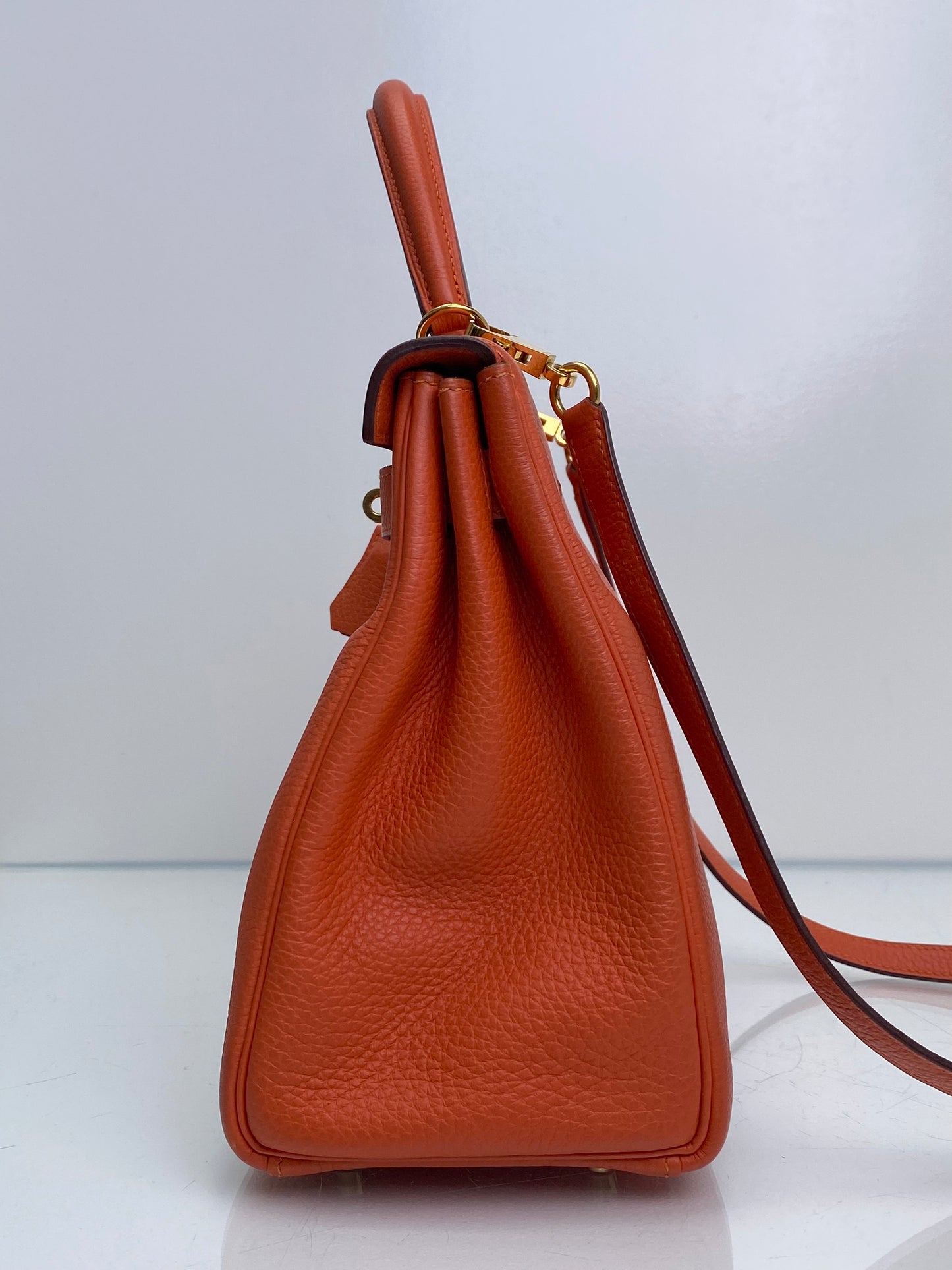 Hermes Kelly 28 Orange Togo GHW #T