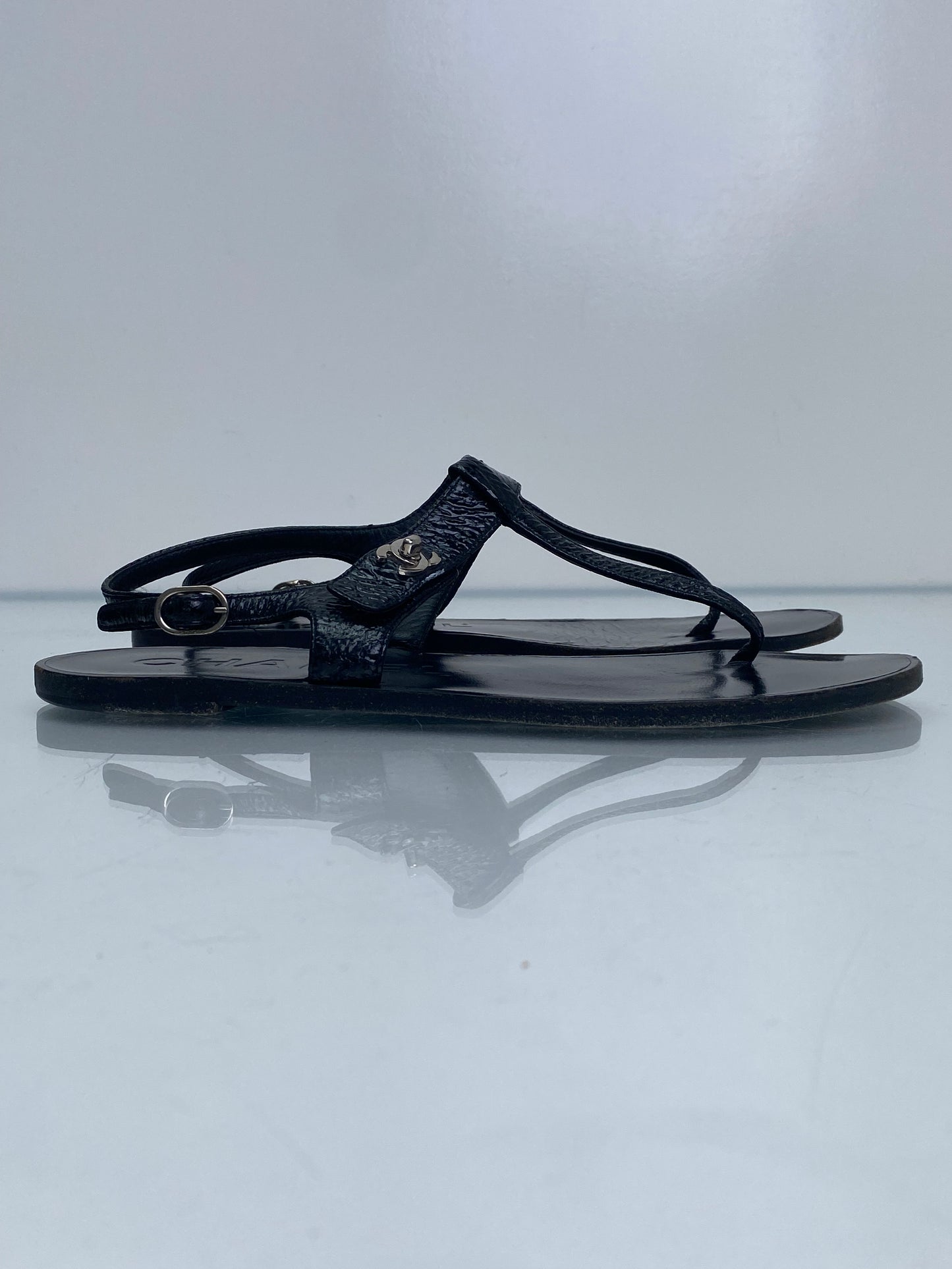 Chanel Black Patent Crinkle Calfskin Interlocking CC T Strap Sandals, 39.5