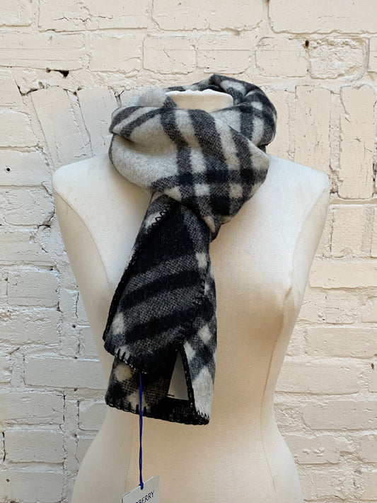 Burberry Black Narrow Check Wool Scarf