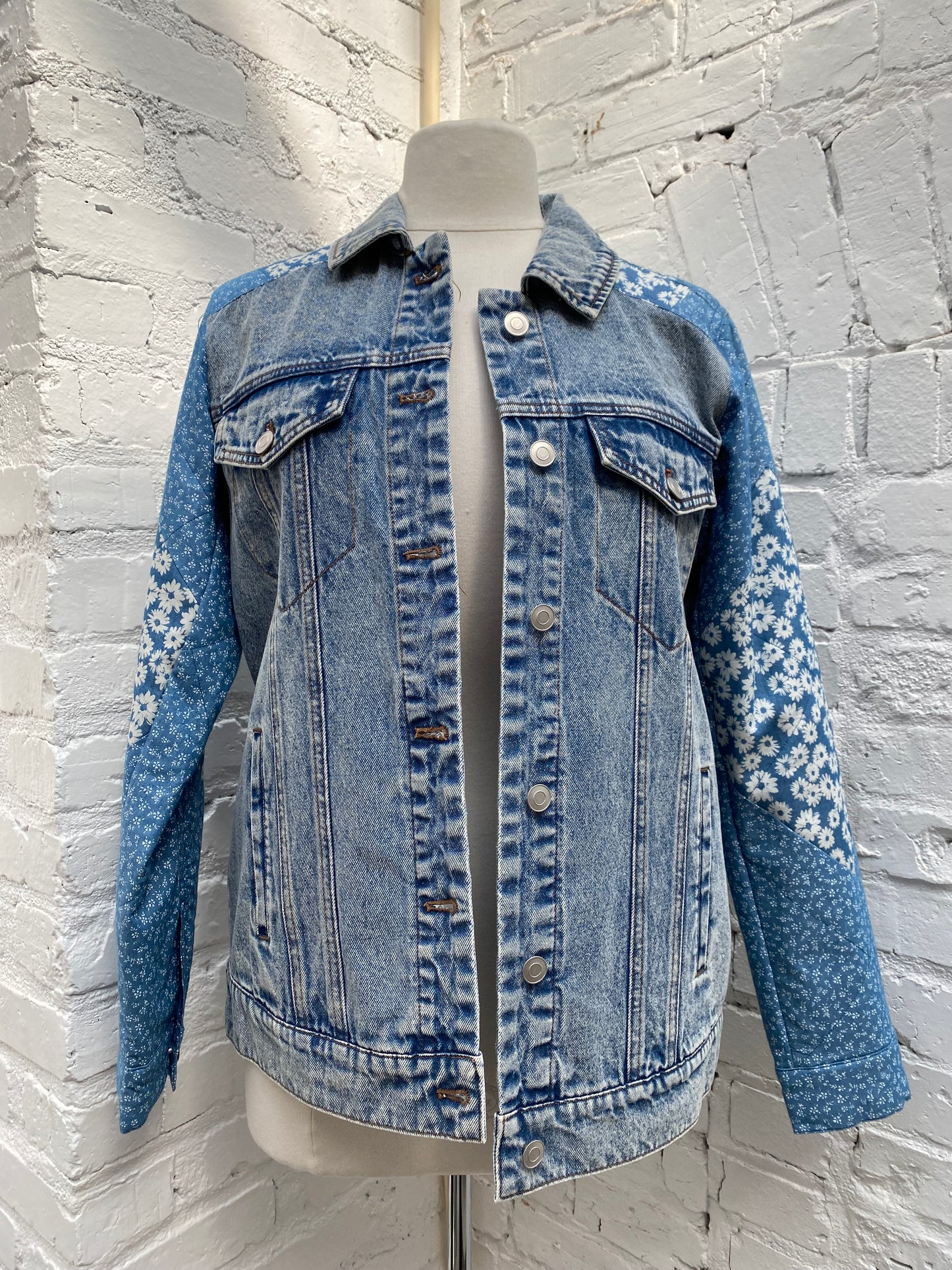 Avec Les Filles Denim Floral Jacket, XS