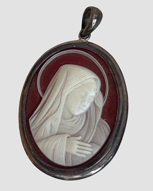 Vintage Carved Shell Cameo Pendant