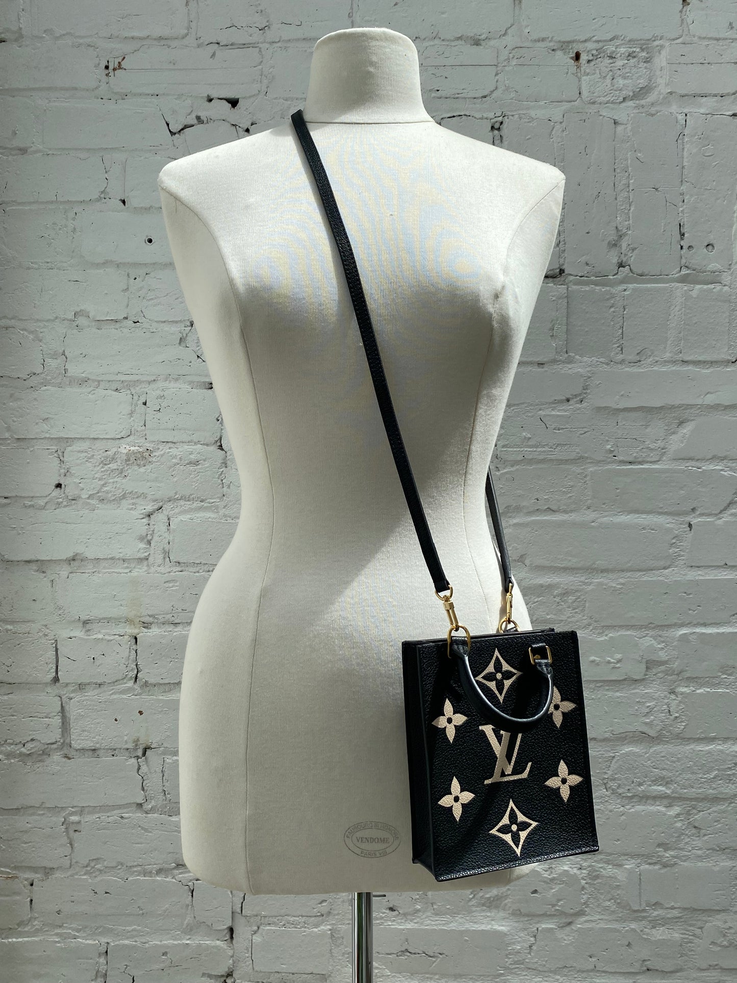 Louis Vuitton Sac Plat BB Black Empriente Giant Monogram GHW