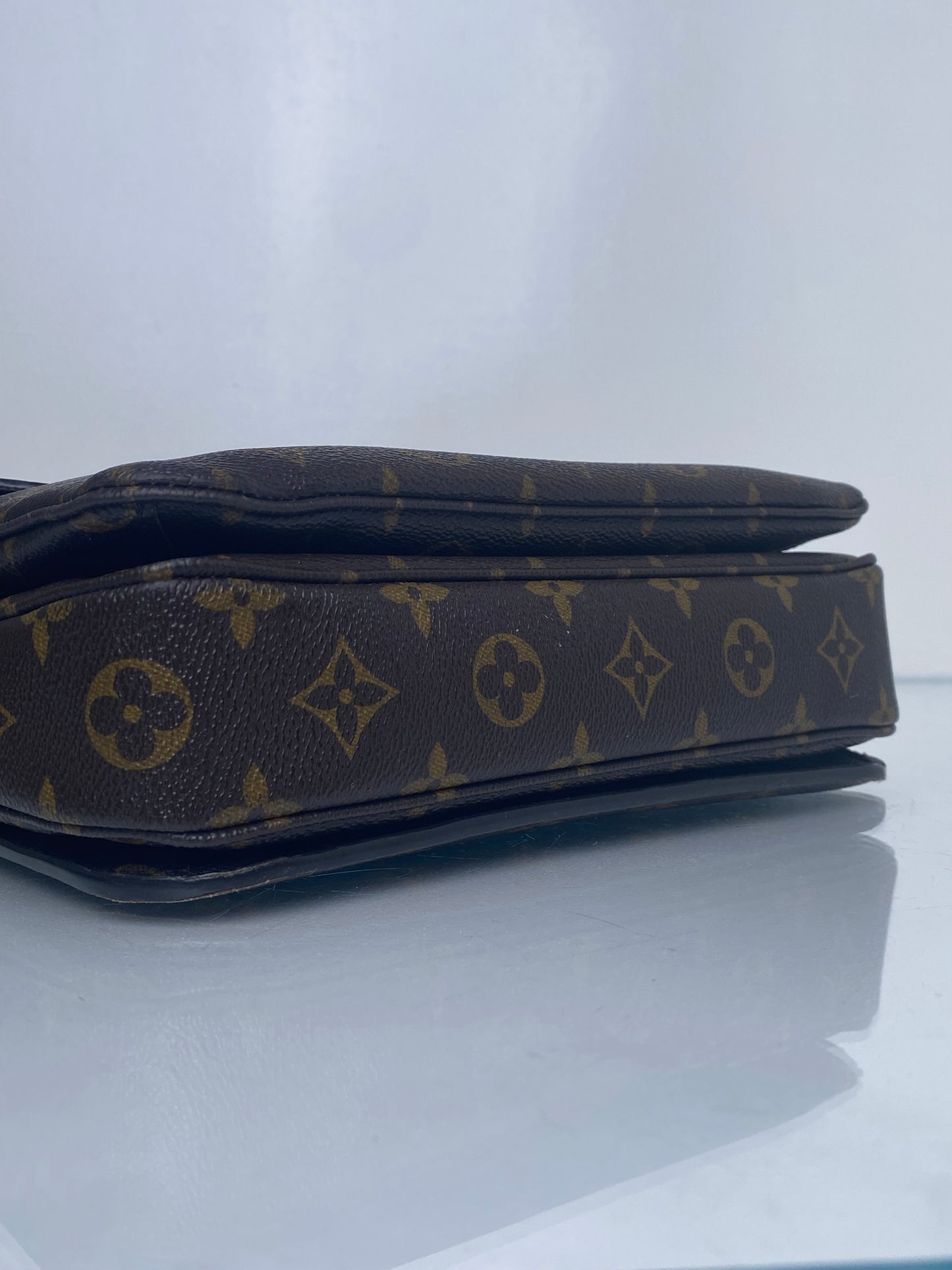 Louis Vuitton Monogram Pochette Metis Bag GHW