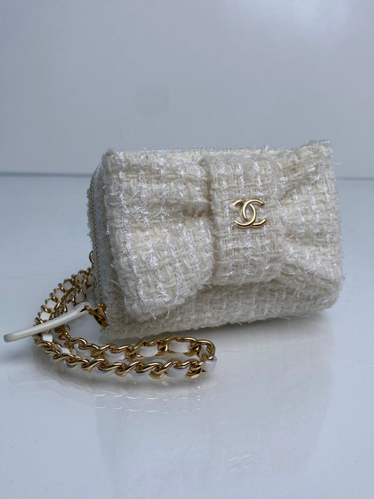 Chanel White Tweed Bow VIP Card Holder on Chain