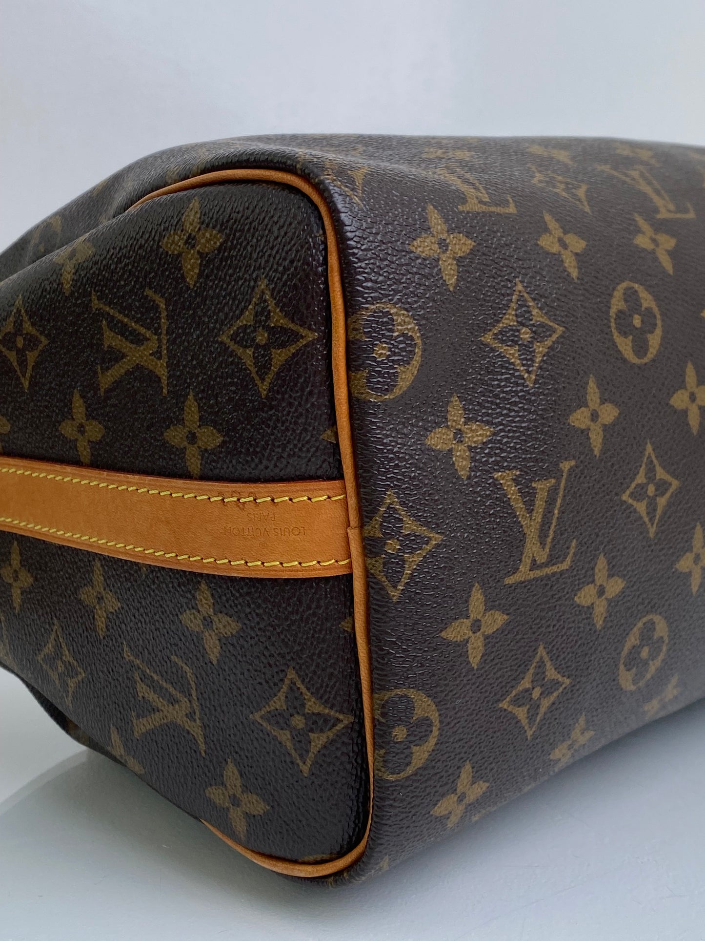 Louis Vuitton Monogram Speedy Bandouliere 25 Bag GHW