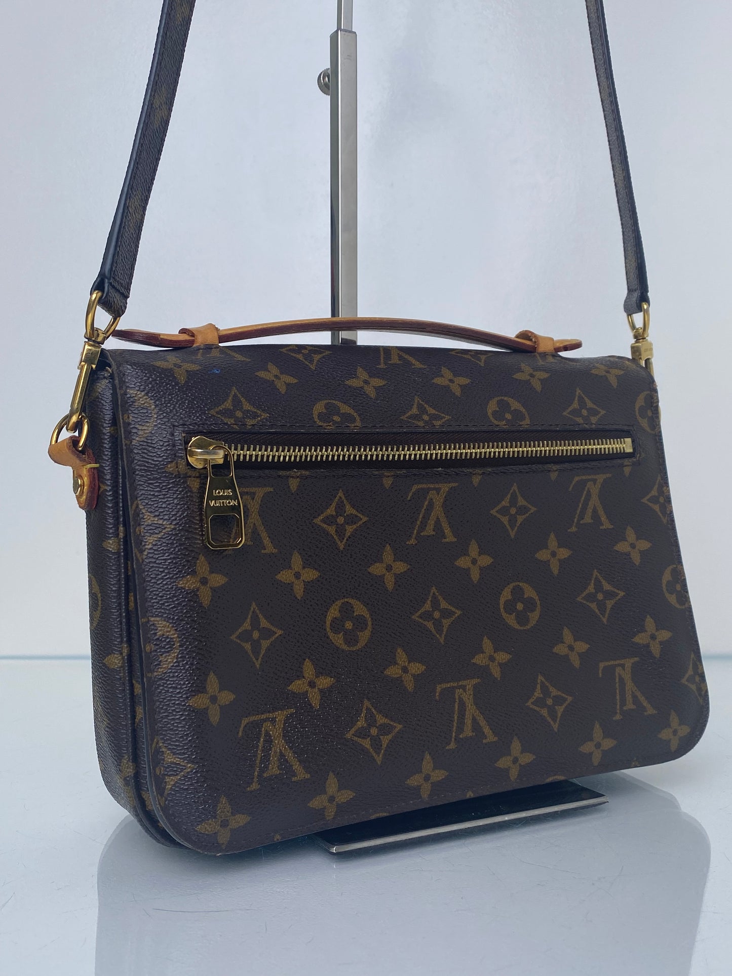 Louis Vuitton Monogram Pochette Metis Bag GHW