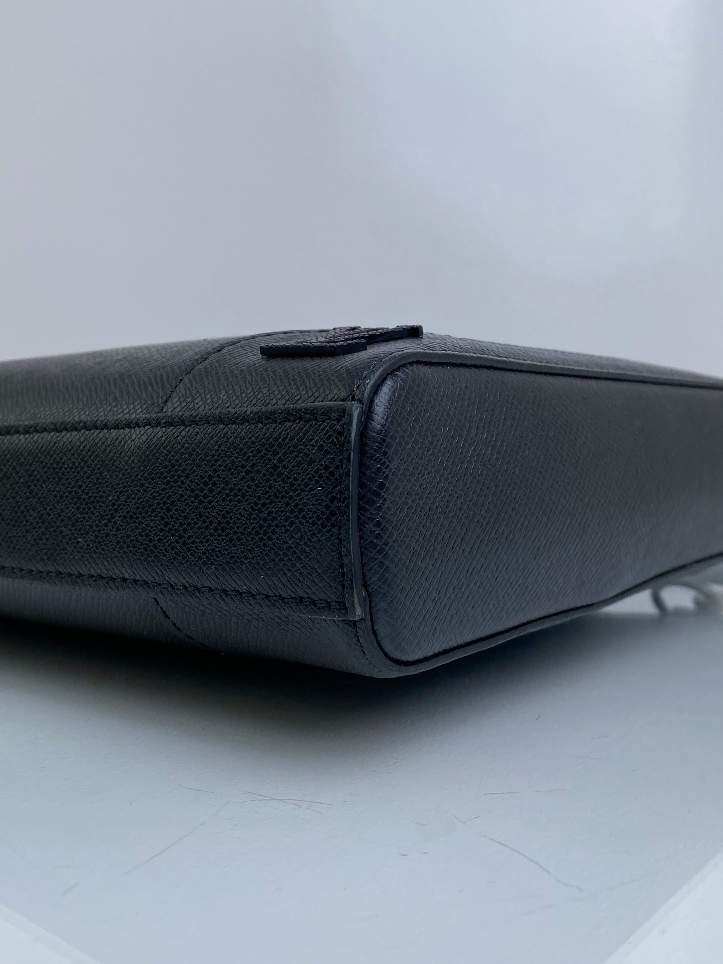 Louis Vuitton Black Taiga Slim Briefcase SHW