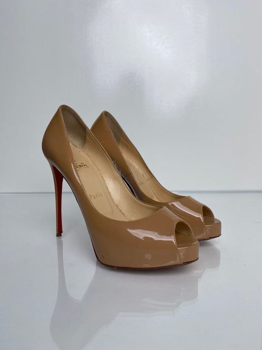 Christian Louboutin Nude Patent Kitten Heels, 38