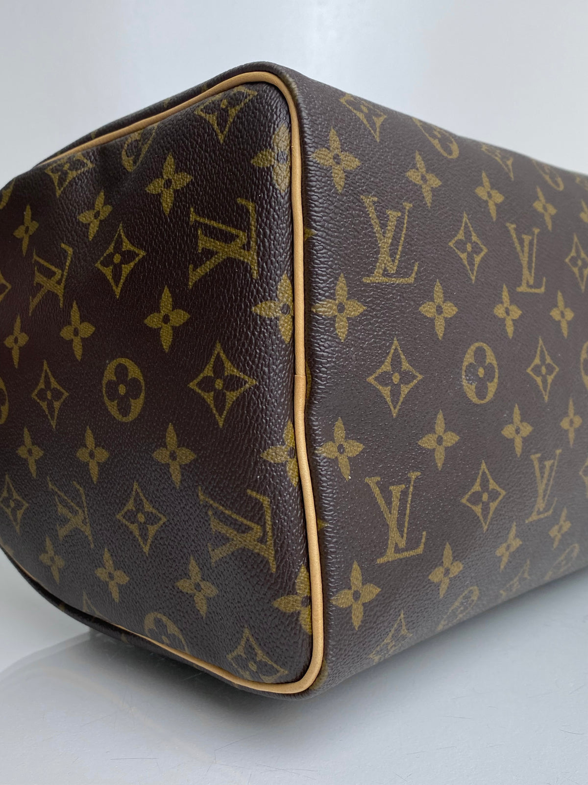 Louis Vuitton Monogram Canvas Speedy 30