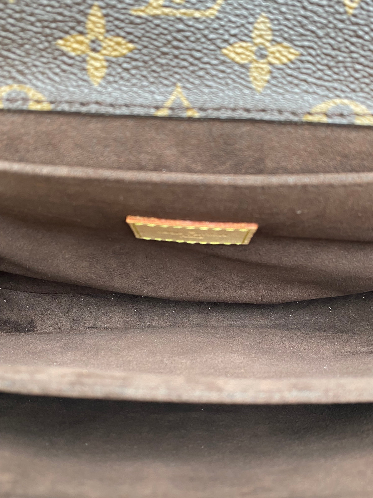 Louis Vuitton Monogram Pochette Metis Bag GHW